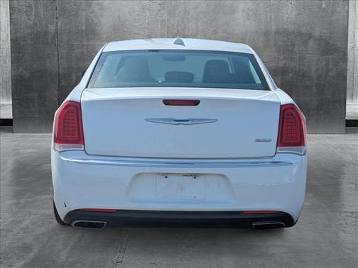 2017 Chrysler 300 Limited