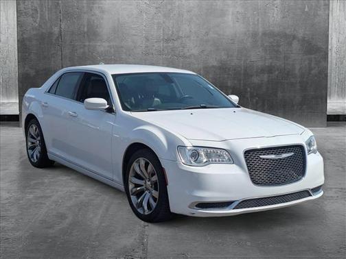 2017 Chrysler 300 Limited