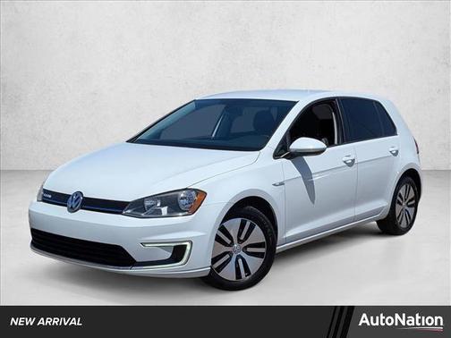 Pure White 2016 Volkswagen e-Golf SE