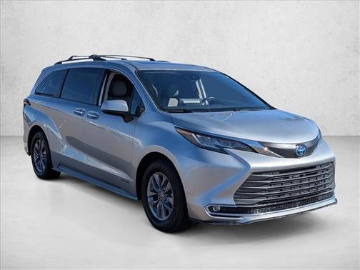 2021 Toyota Sienna XLE 7 Passenger