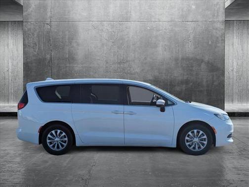 2018 Chrysler Pacifica LX