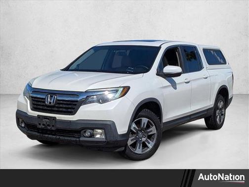 White 2019 Honda Ridgeline RTL