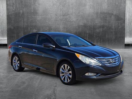 2013 Hyundai SONATA SE
