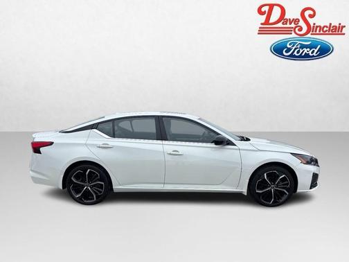 2023 Nissan Altima SR Intelligent AWD