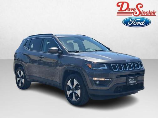 Granite Crystal Metallic Clearcoat 2017 Jeep New Compass Latitude