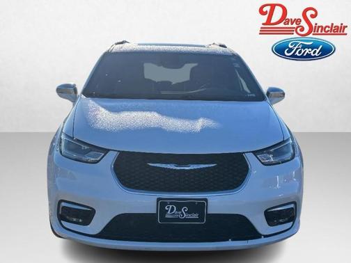 2024 Chrysler Pacifica L