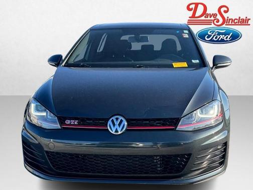 2017 Volkswagen Golf GTI 2.0T SE 4-Door