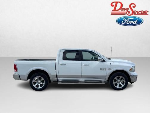 Bright White Clearcoat 2016 RAM 1500 Laramie