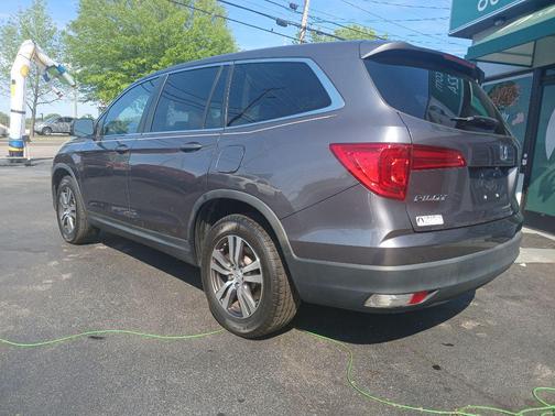 Modern Steel Metallic 2016 Honda Pilot EX-L