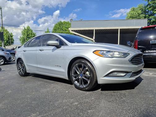 Ingot Silver Metallic 2018 Ford Fusion Hybrid SE