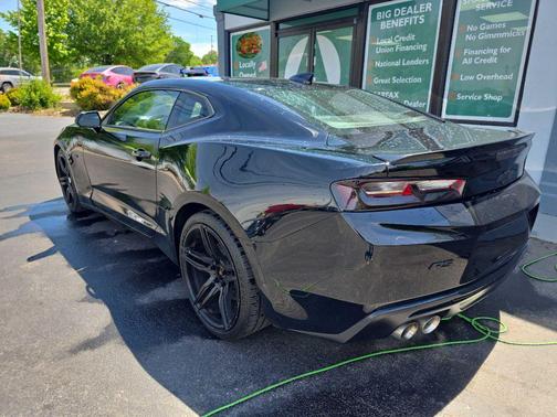 BLACK 2018 Chevrolet Camaro 1LT