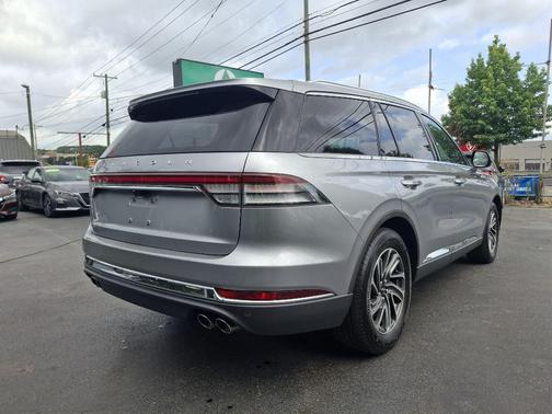 Silver Radiance Metallic Clearcoat 2022 Lincoln Aviator Standard