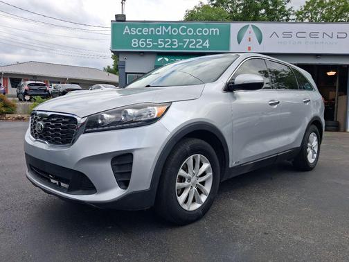Sparkling Silver 2019 Kia Sorento LX