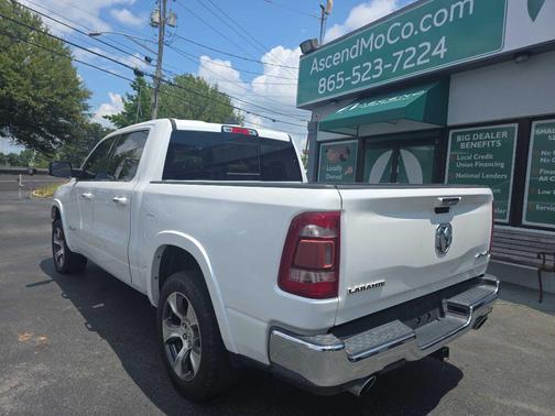 Ivory White Tri-Coat Pearlcoat 2019 RAM 1500 Laramie