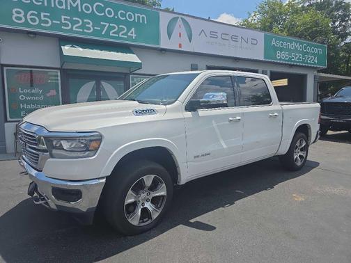 Ivory White Tri-Coat Pearlcoat 2019 RAM 1500 Laramie
