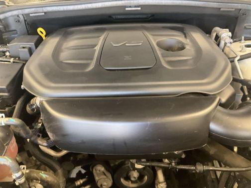 Bright White Clearcoat 2021 Jeep Grand Cherokee Laredo