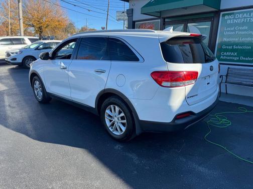 2017 Kia Sorento LX