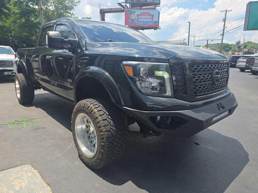 Magnetic Black Metallic 2019 Nissan Titan XD SV