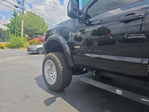 Magnetic Black Metallic 2019 Nissan Titan XD SV