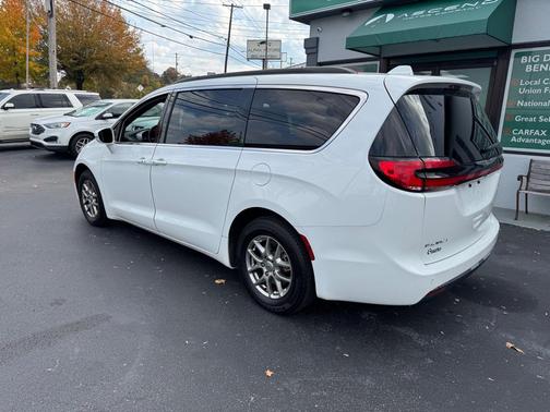 2022 Chrysler Pacifica Touring