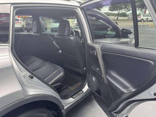 2016 Toyota RAV4 SE