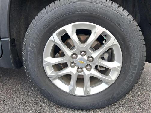 GRAY 2020 Chevrolet Traverse LT Cloth