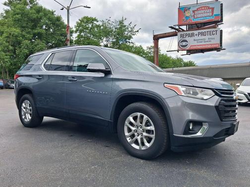 GRAY 2020 Chevrolet Traverse LT Cloth