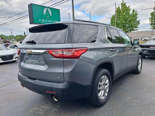 GRAY 2020 Chevrolet Traverse LT Cloth
