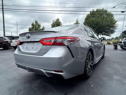 2019 Toyota Camry Hybrid SE
