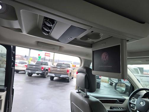 2013 Volkswagen Routan SEL Premium