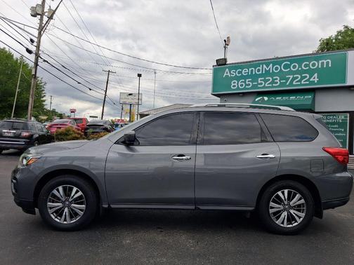 Gun Metallic 2020 Nissan Pathfinder S 2WD