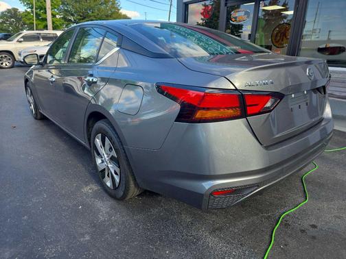 2022 Nissan Altima S FWD