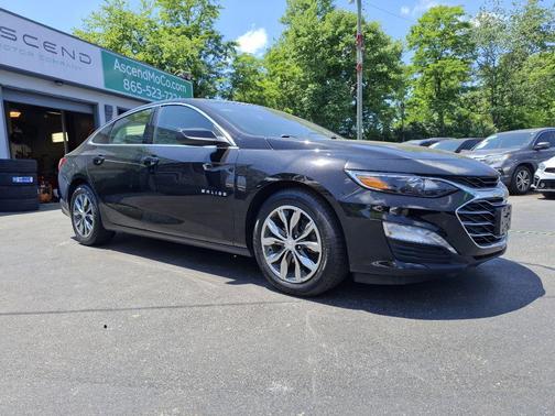 Mosaic Black Metallic 2022 Chevrolet Malibu FWD LT