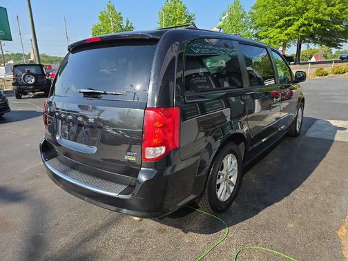 Brilliant Black Crystal Pearlcoat 2016 Dodge Grand Caravan SXT