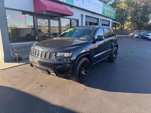 2018 Jeep Grand Cherokee Laredo E