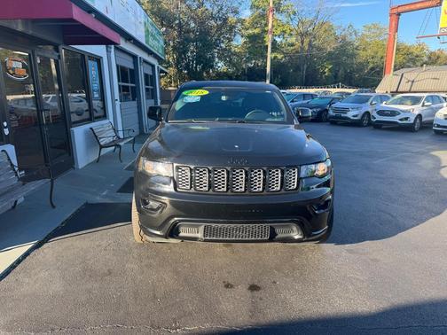 2018 Jeep Grand Cherokee Laredo E