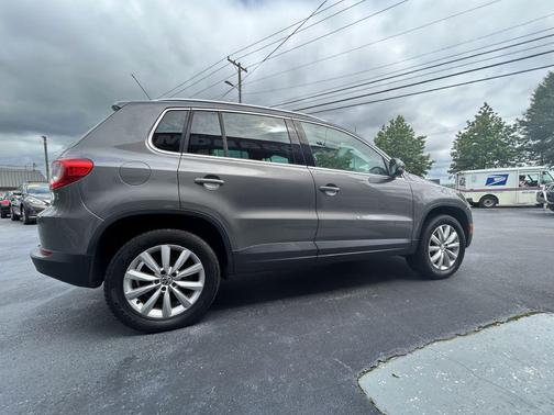 2011 Volkswagen Tiguan SE