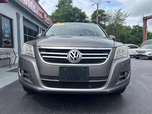 2011 Volkswagen Tiguan SE