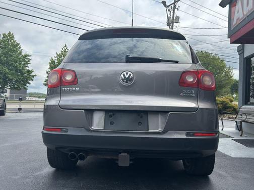 2011 Volkswagen Tiguan SE