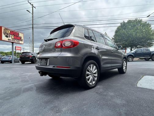 2011 Volkswagen Tiguan SE