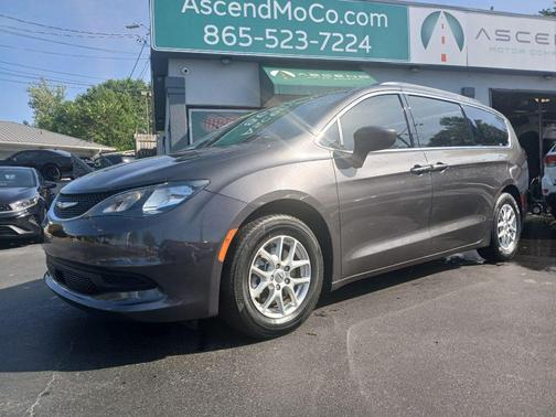 Granite Crystal Metallic Clearcoat 2021 Chrysler Voyager LXI