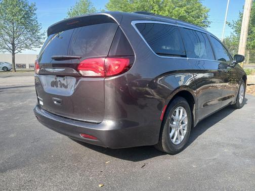 Granite Crystal Metallic Clearcoat 2021 Chrysler Voyager LXI