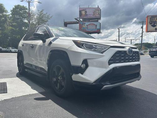 2019 Toyota RAV4 Hybrid SE