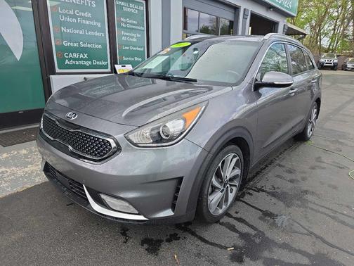 Metal Stream 2017 Kia Niro Touring