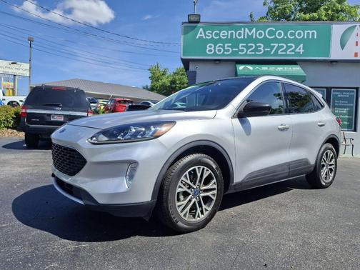 Ingot Silver Metallic 2020 Ford Escape SEL