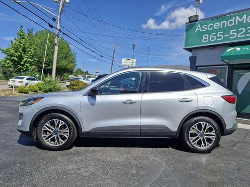 Ingot Silver Metallic 2020 Ford Escape SEL