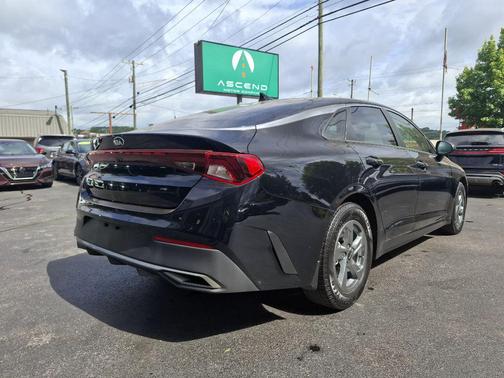 Ebony Black 2021 Kia K5 LX