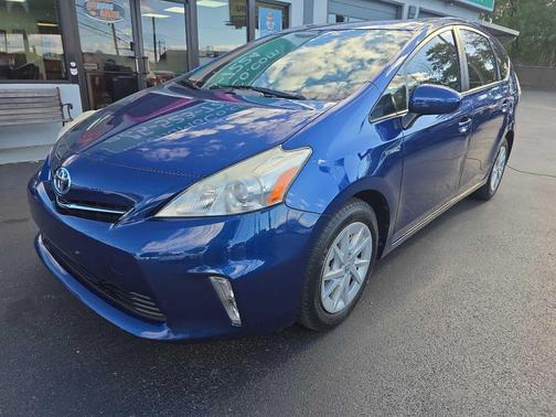 2013 Toyota Prius v Two