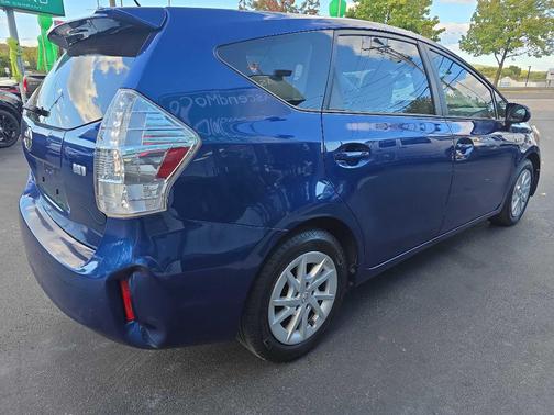 2013 Toyota Prius v Two