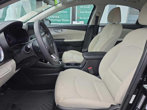 Aurora Black 2023 Kia Forte LXS